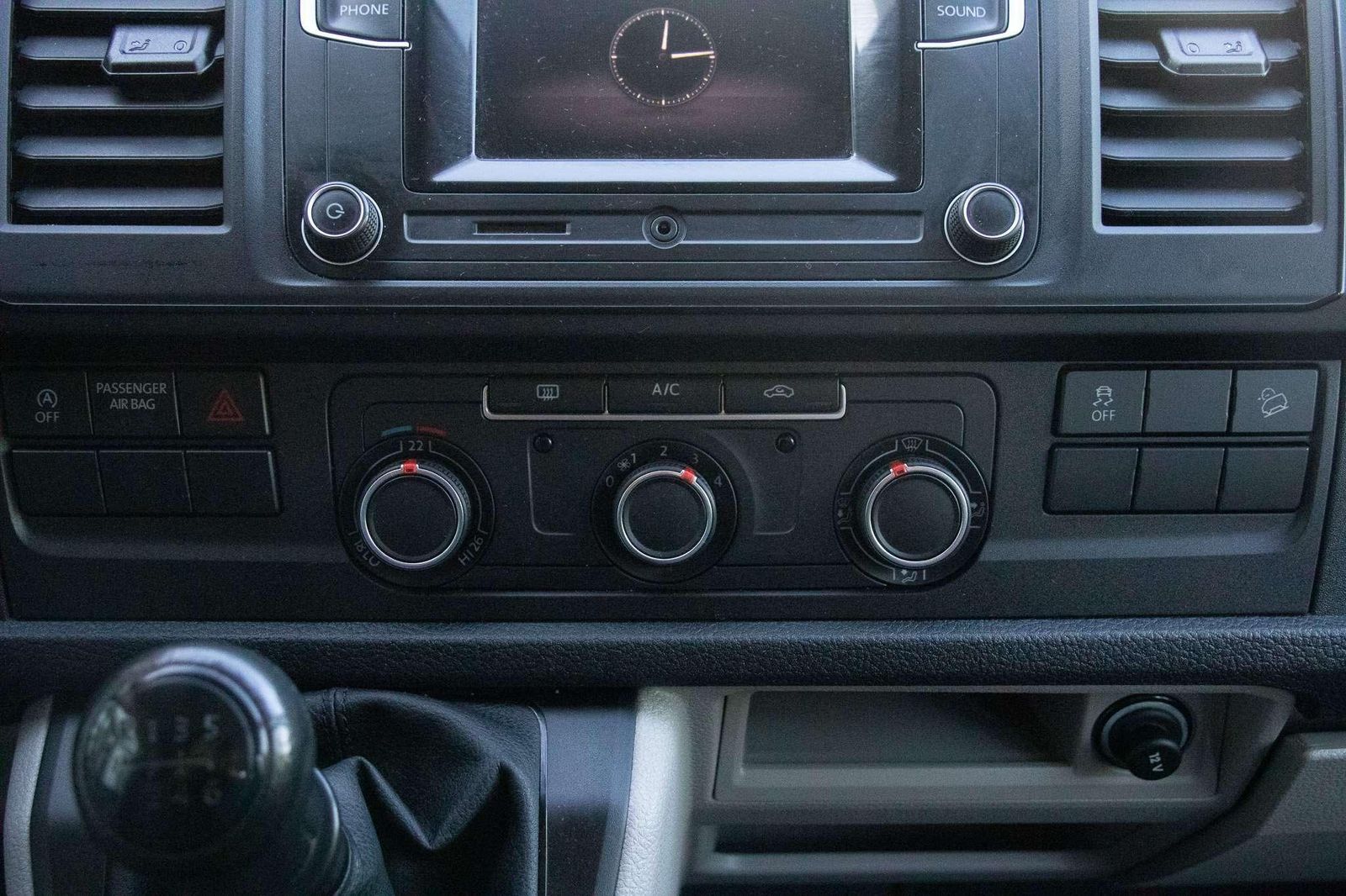 Fahrzeugabbildung Volkswagen T6 Transporter Kasten Kombi 4 Motion 9 Sitzer