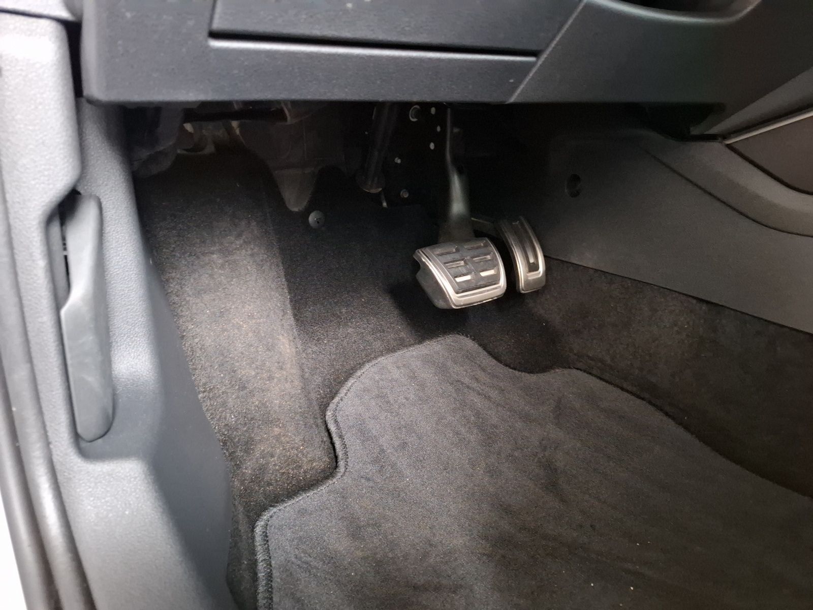 Fahrzeugabbildung SKODA Fabia TSI Style DSG LED Klima AID RFK SH