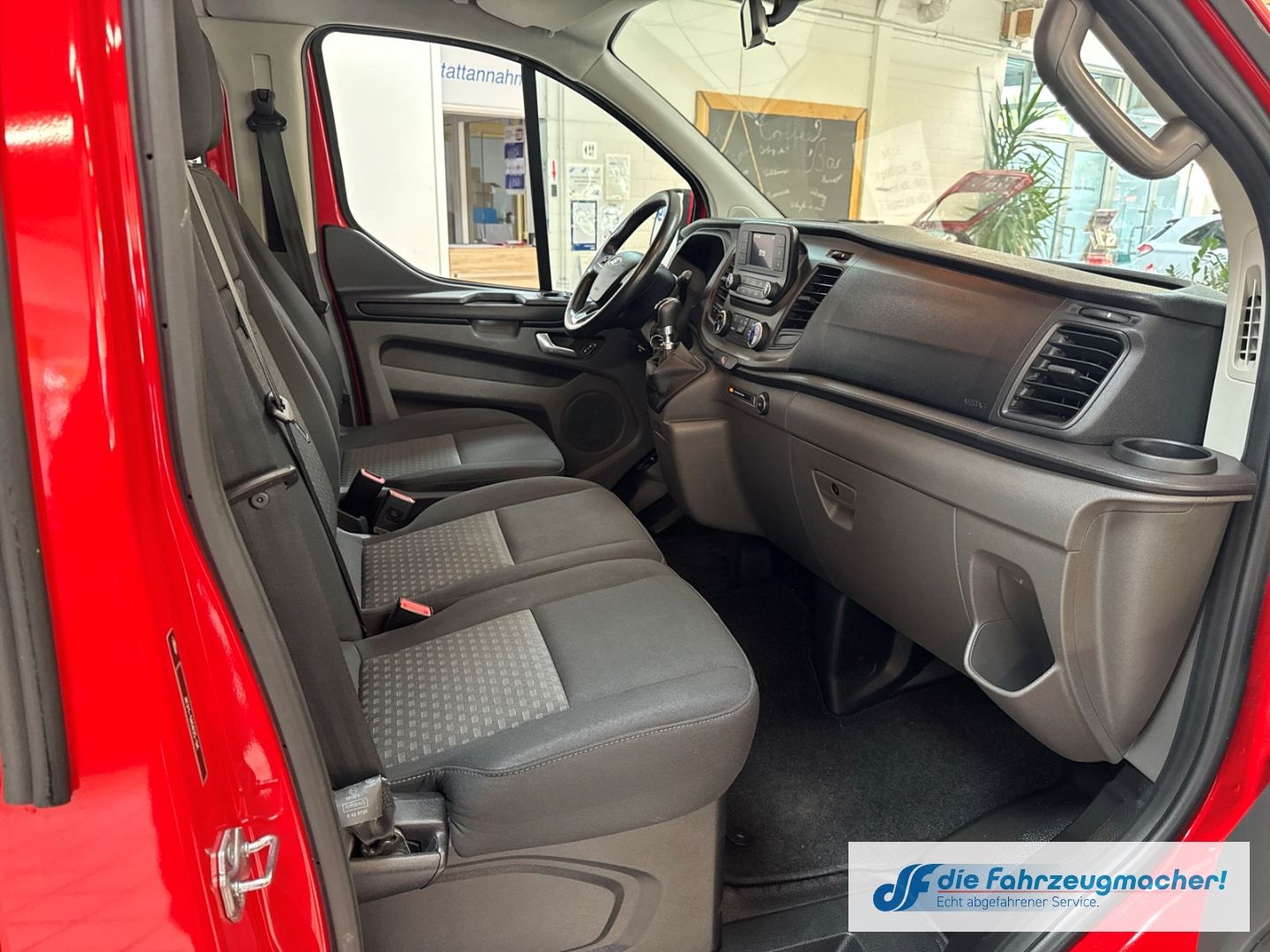 Fahrzeugabbildung Ford Transit Custom 320 L1 Trend 2.0 TDCi 9-sitzer *K