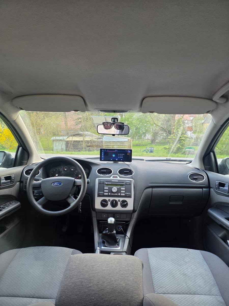 Ford Focus 2006 — салон
