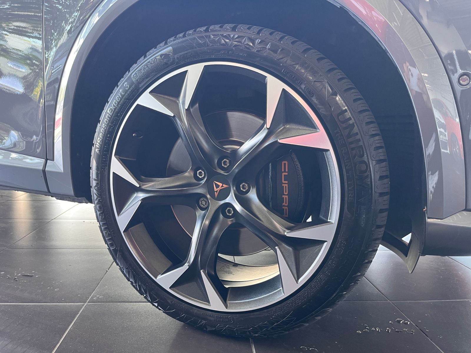 Fahrzeugabbildung CUPRA Formentor VZ 4Drive AHK PANO LEDER BEATS 19"