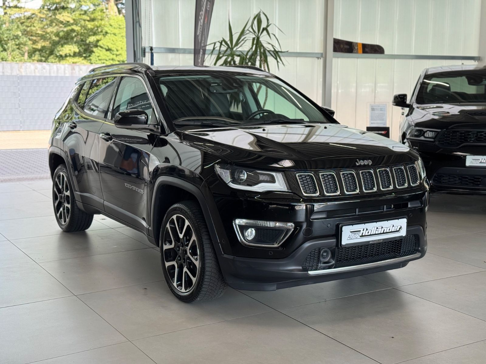 Fahrzeugabbildung Jeep Compass 1.4 T Limited 4WD "AHK GJR Luxus-Paket "