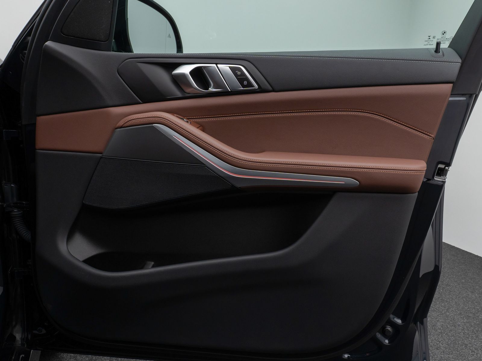 Fahrzeugabbildung BMW X5 xD45e M Sport Kamera Laser HUD DAB HiFi ACC