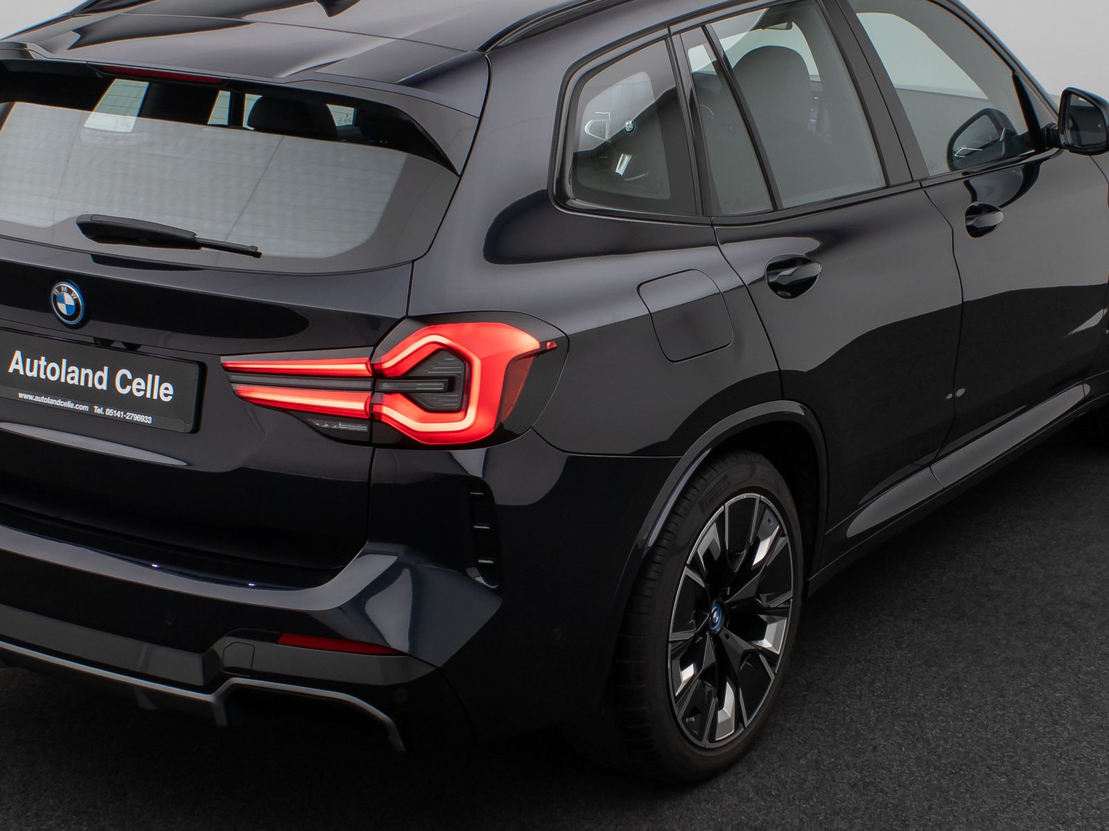 Fahrzeugabbildung BMW iX3 Impressive M Sport Panorama 360°HUD DAB H/K