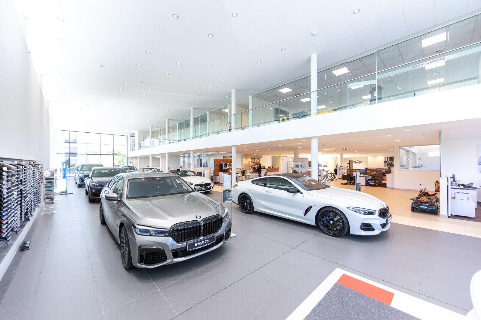 showroom-image-top