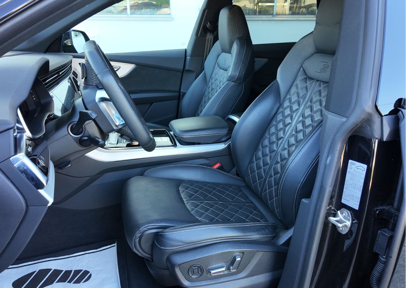 Audi Q8 55 TFSI quattro / Audi-Garantie foto 14