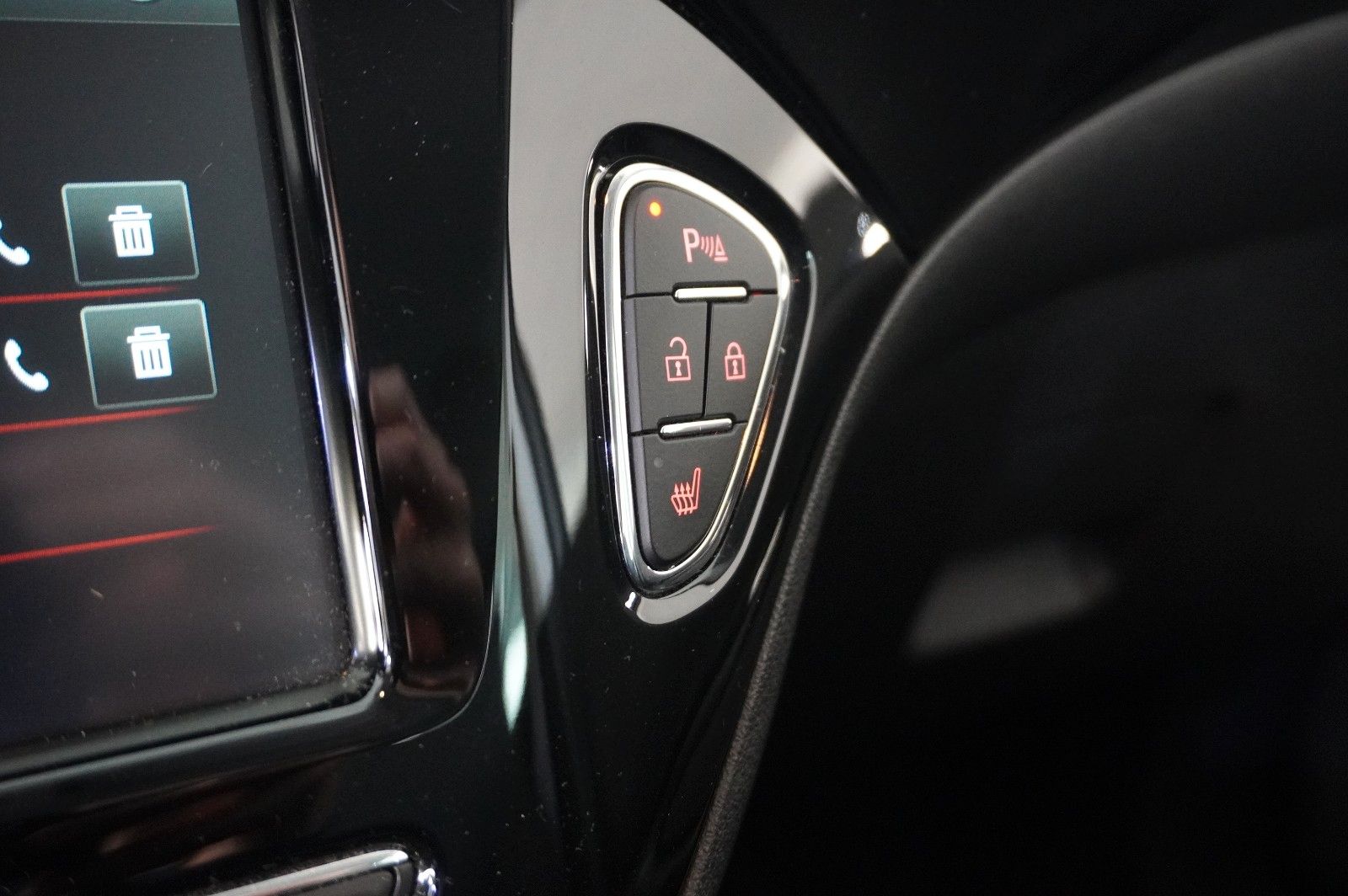 Fahrzeugabbildung Opel Corsa E 1.4 120 JAHRE 5-TÜR NAVI/SHZ/KAMERA/TEMP