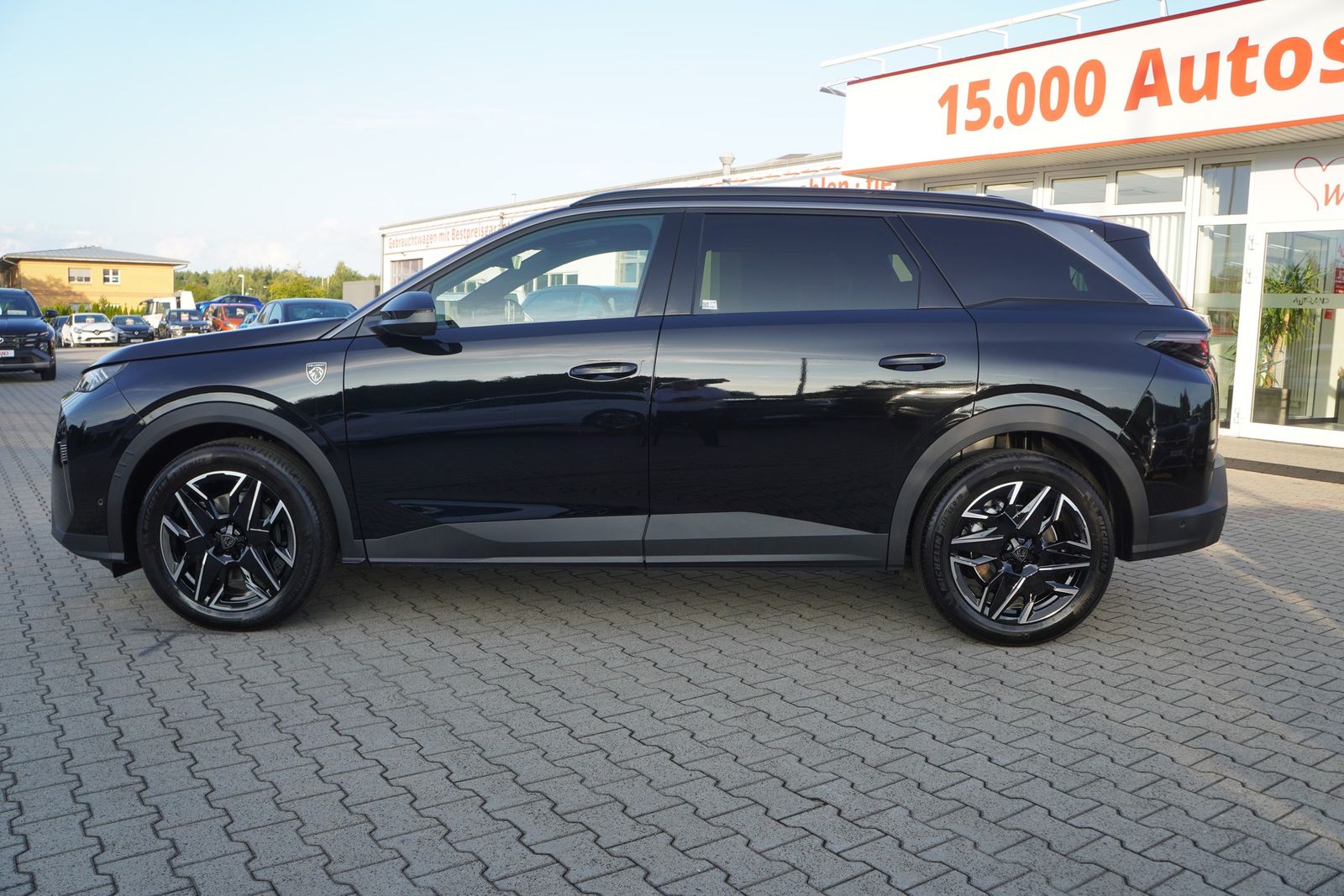 Peugeot 5008 GT Exclusive 1.2 Hybrid Aut. LED ACC Pano 3 imagem 3