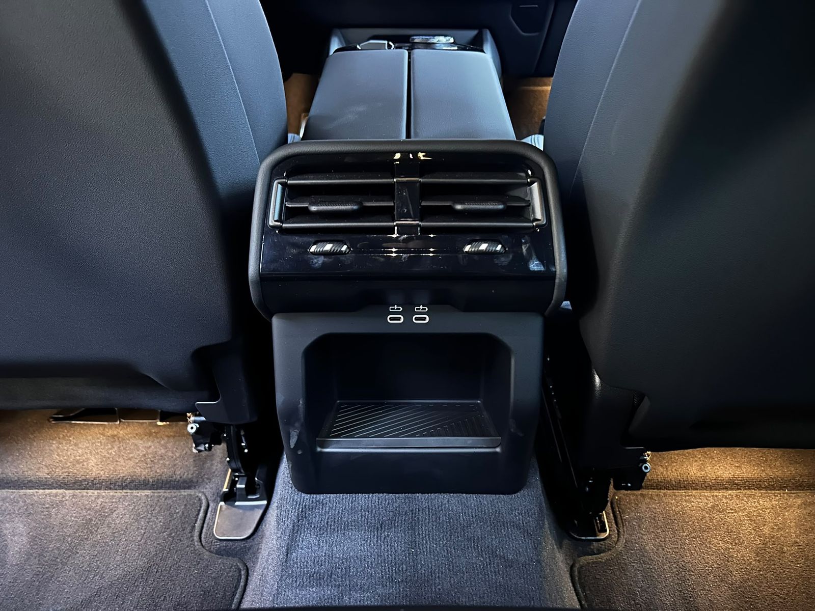 Fahrzeugabbildung BMW 520 T Sport Aut M PAKET+SCHADO+HEAD+H&K+360+AHK+
