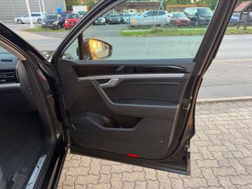 Volkswagen Touareg - 8