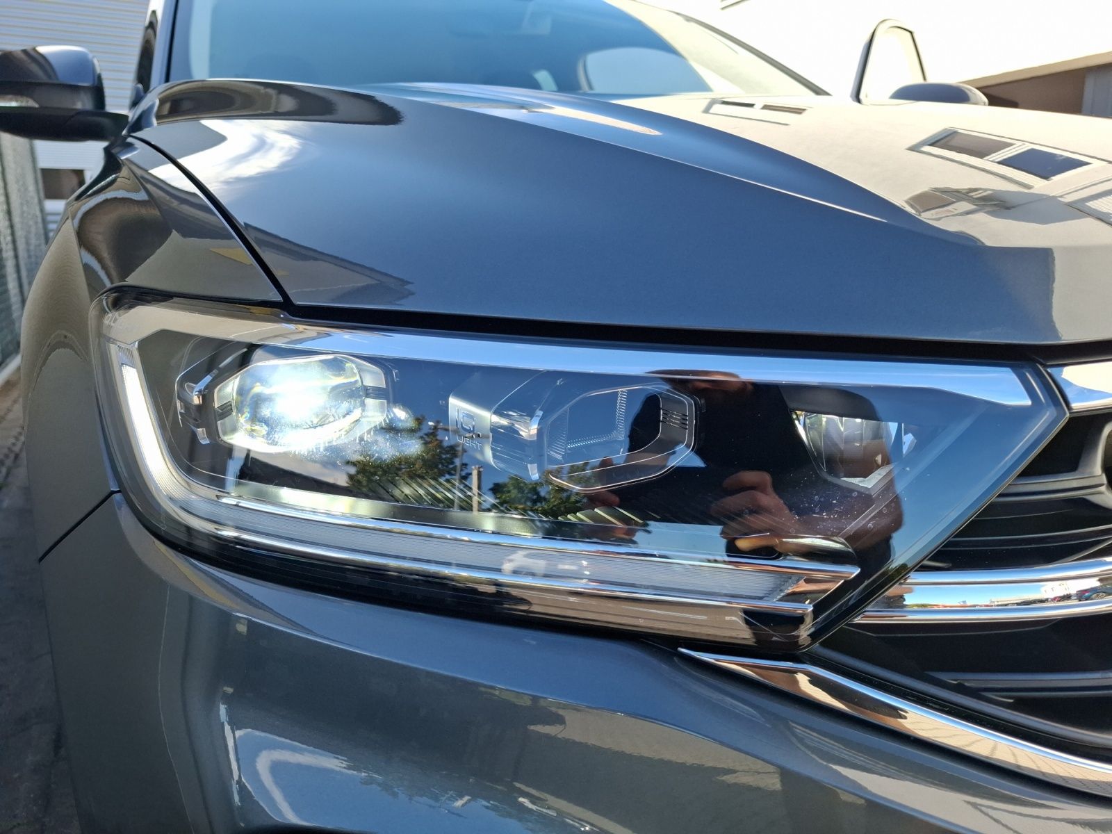 Fahrzeugabbildung Volkswagen T-Roc TSI Style DSG STH LED AHK Navi AID ACC RFK