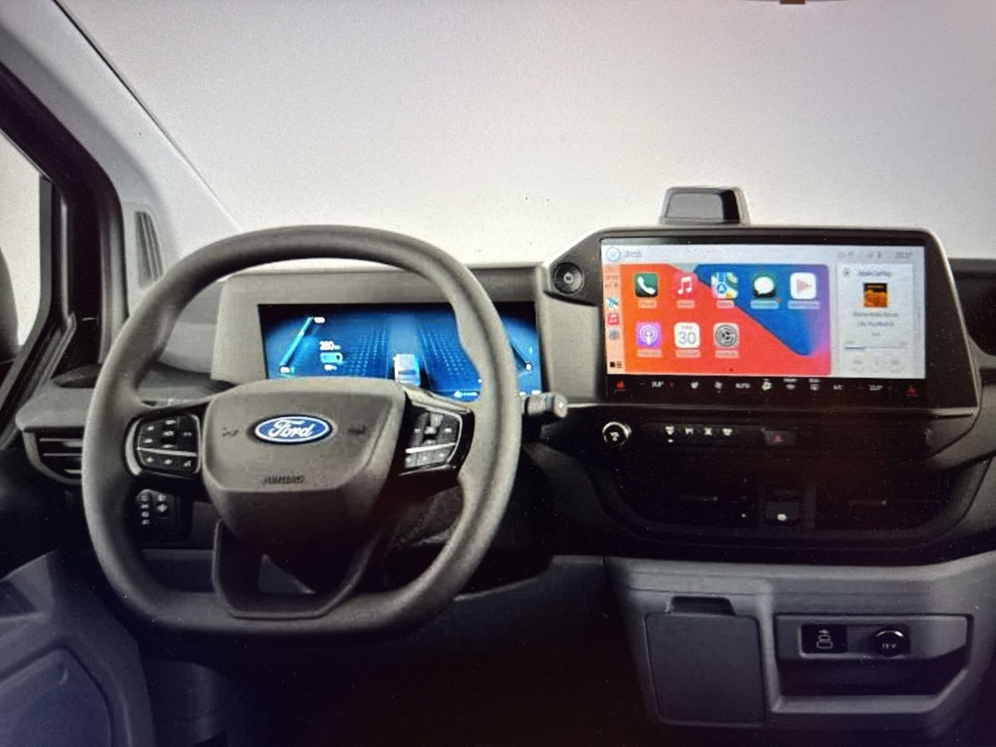 Fahrzeugabbildung Ford Tourneo Custom E-KOMBI 9.Sitzer - Automatik - E-