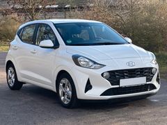 Fahrzeugabbildung Hyundai i10 1.2 Trend *Sitzhzg*Lenkradhzg*Spurhalte*PDC*
