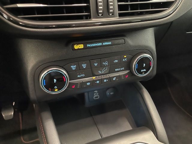 Fahrzeugabbildung Ford Kuga ST-Line X 1.5 Kamera totWinkelASS LED