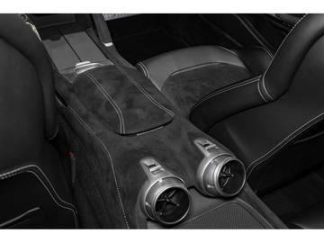 2018 Ferrari GTC4LUSSO — миниатюра 24