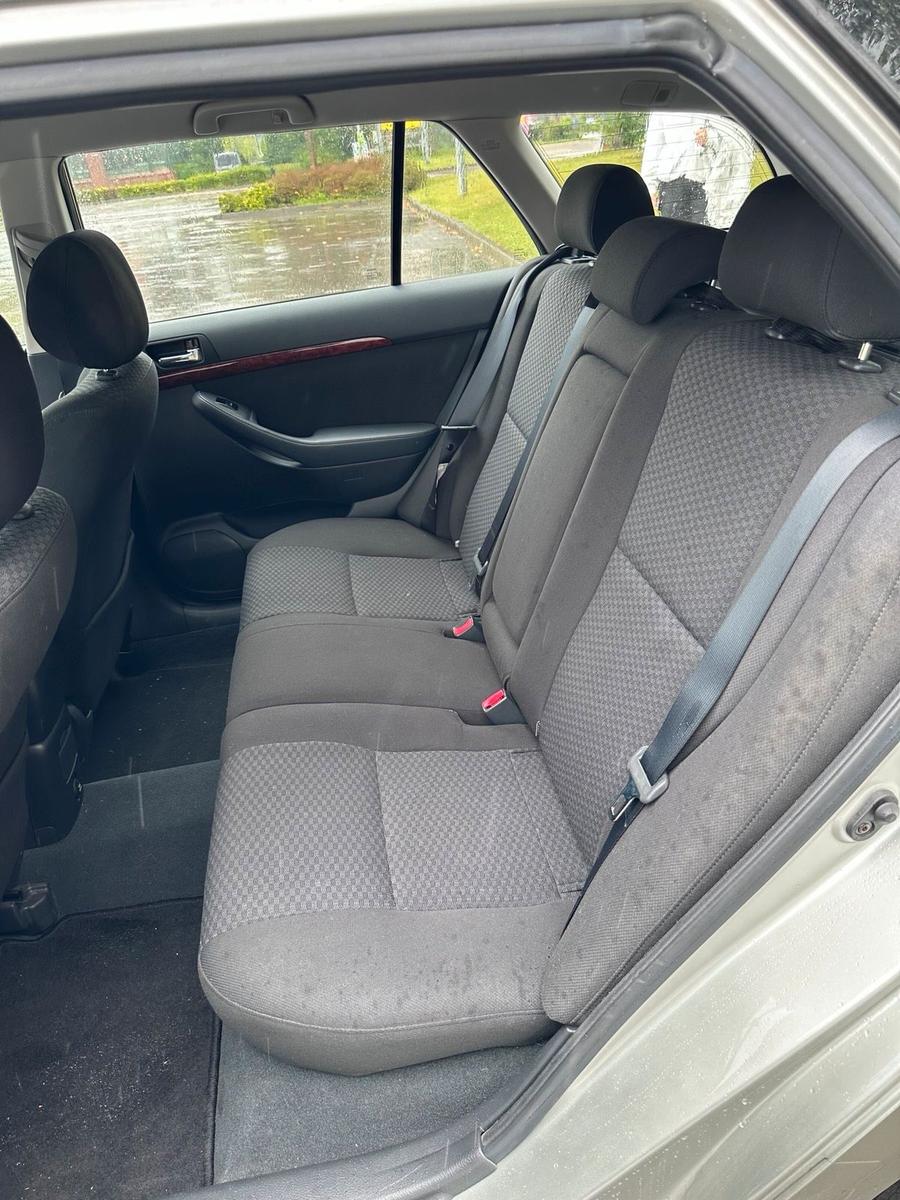 Toyota Avensis 2004 — photo 12