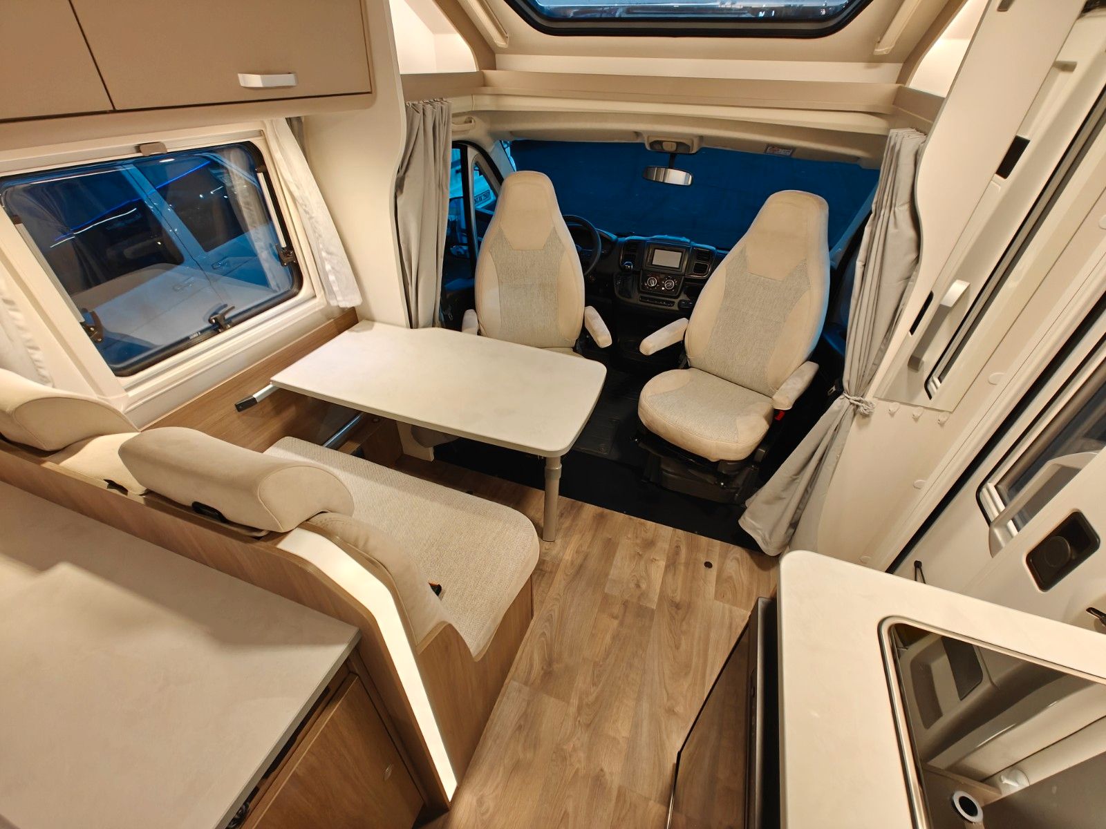 Fahrzeugabbildung Carado T-135 - SAT, TV, 2x Batterie, Solar, Automatik!