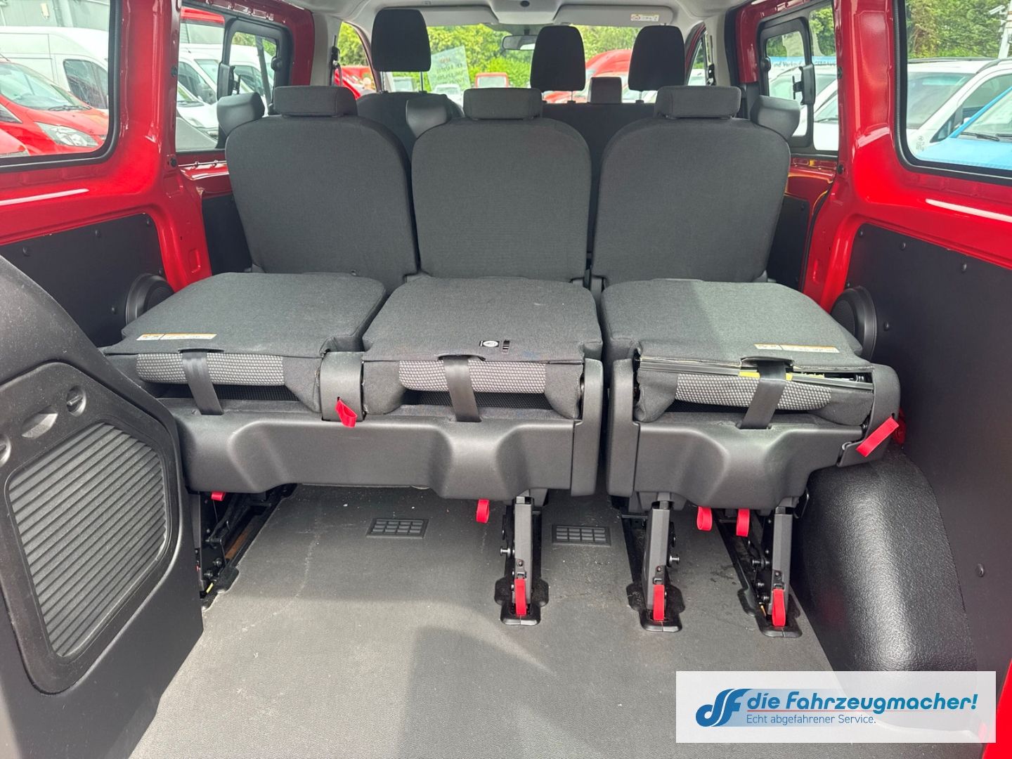 Fahrzeugabbildung Ford Transit Custom Kombi 300 L1 2.2 TDCi *4038 *EXPO