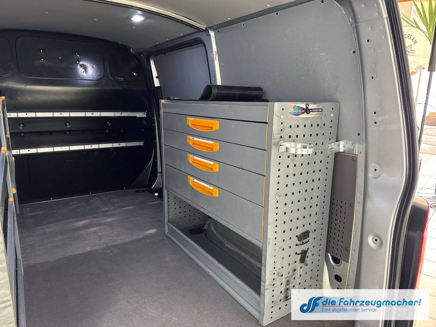 Fahrzeugabbildung Volkswagen Transporter T6.1 Kasten Navi LED CarPlay *EXPOR