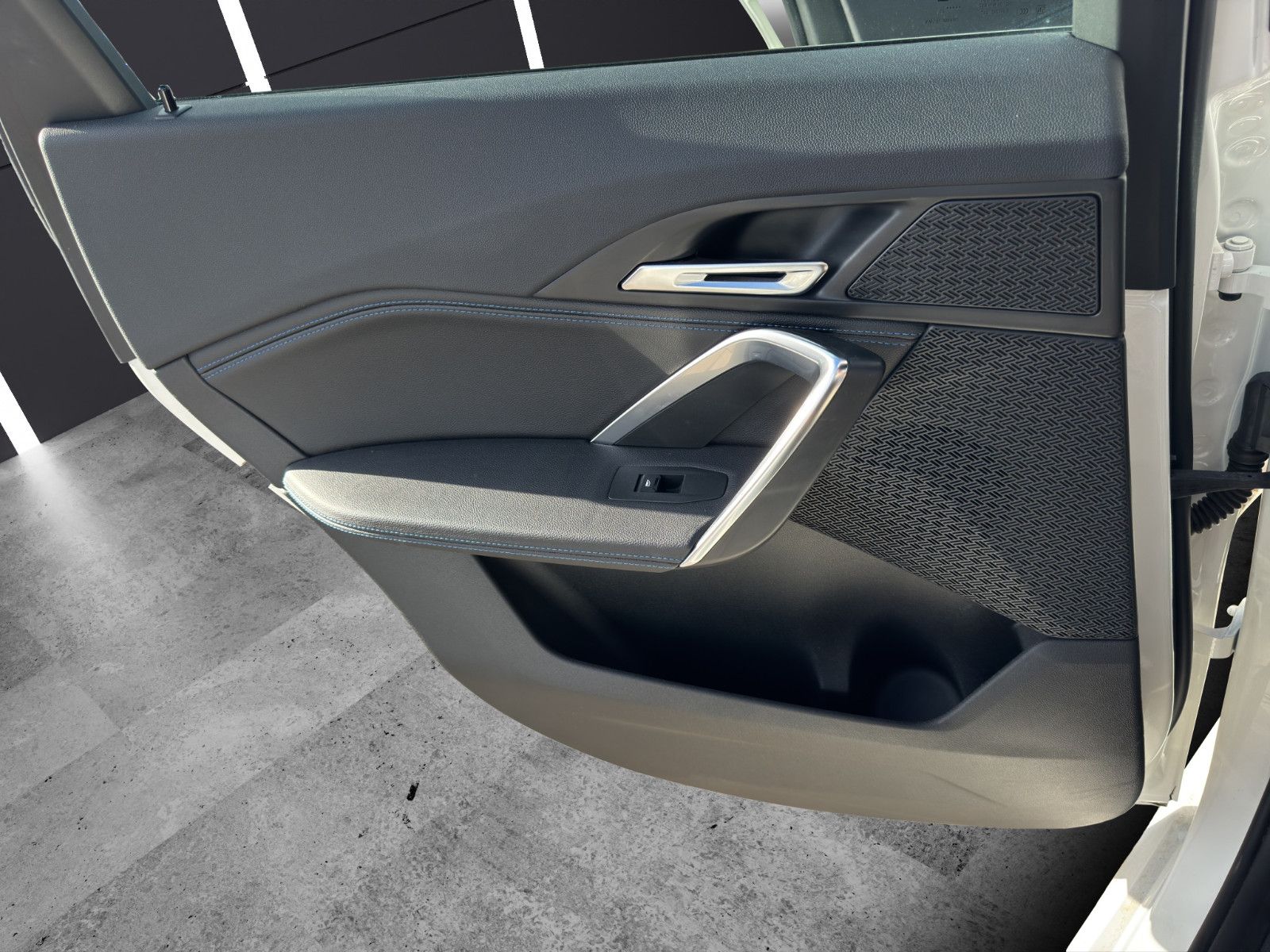 Fahrzeugabbildung BMW iX1 30 xDrive M Sport/Apple/Massage/Performance/