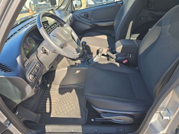 Bild 9 Lada Niva Travel AHK Sperrdiff. Rückfahrkam. Klima Al