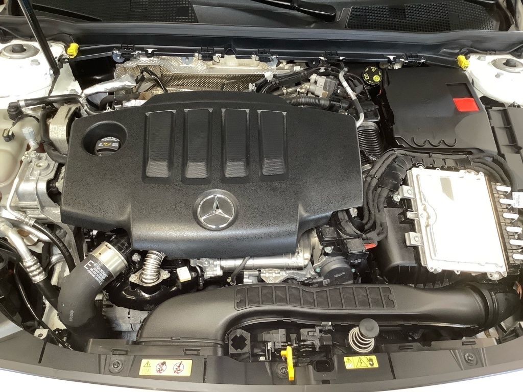 Mercedes-Benz A 200 d AMG MBUX LED SITZHEIZUNG AMBIENTE KAMERA foto 5