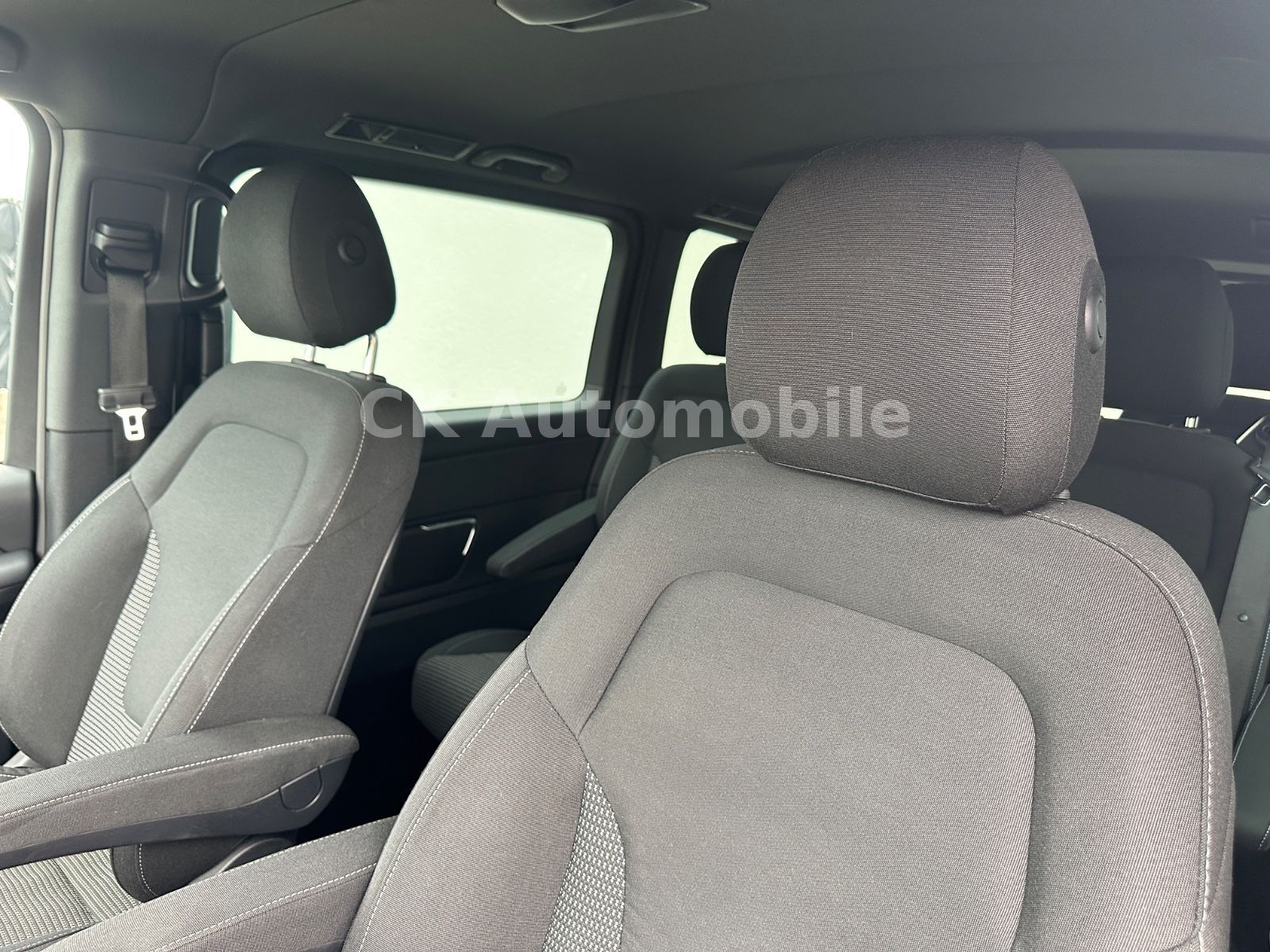 Fahrzeugabbildung Mercedes-Benz V 250d Edition 4MATIC Kompakt AMG-Line / 6 Sitze