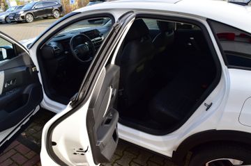 Citroën C4 PT130 EAT8 Shine | PDach, RCam, 360, TW, Voll