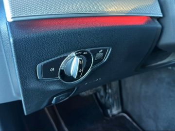 Mercedes E 200 - 12