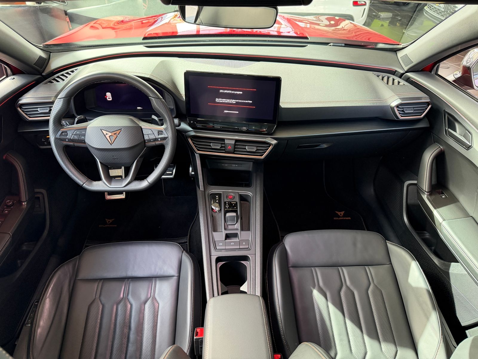 Fahrzeugabbildung CUPRA Formentor VZ e-Hybrid AHK PANO LEDER 19"