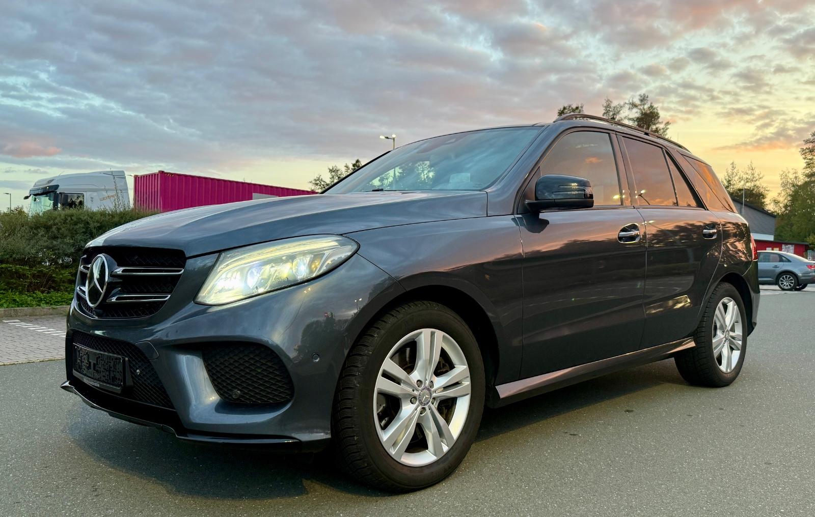 Mercedes-Benz GLE 500 4Matic AMG Line Voll. 1.Hand MB Service