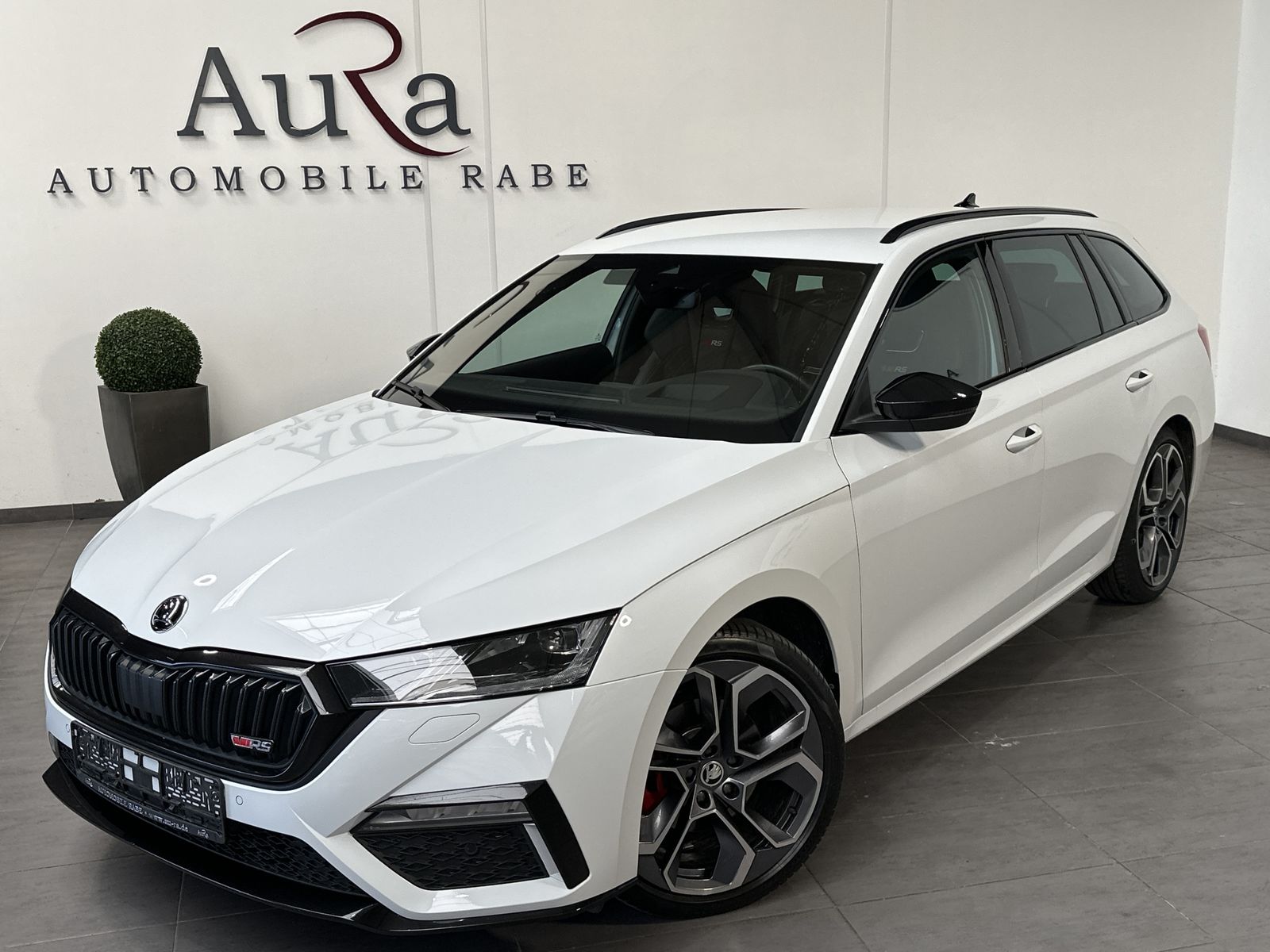 Fahrzeugabbildung SKODA Octavia Combi 2.0 TDI DSG RS 4x4 NAV+LED+HUD+ACC