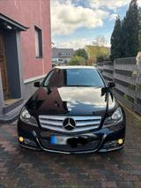 Mercedes-Benz W204 Facelift 200 cdi avangarde - Mercedes-Benz 200 mit Diesel-Antrieb: Limousine, Schaltgetriebe