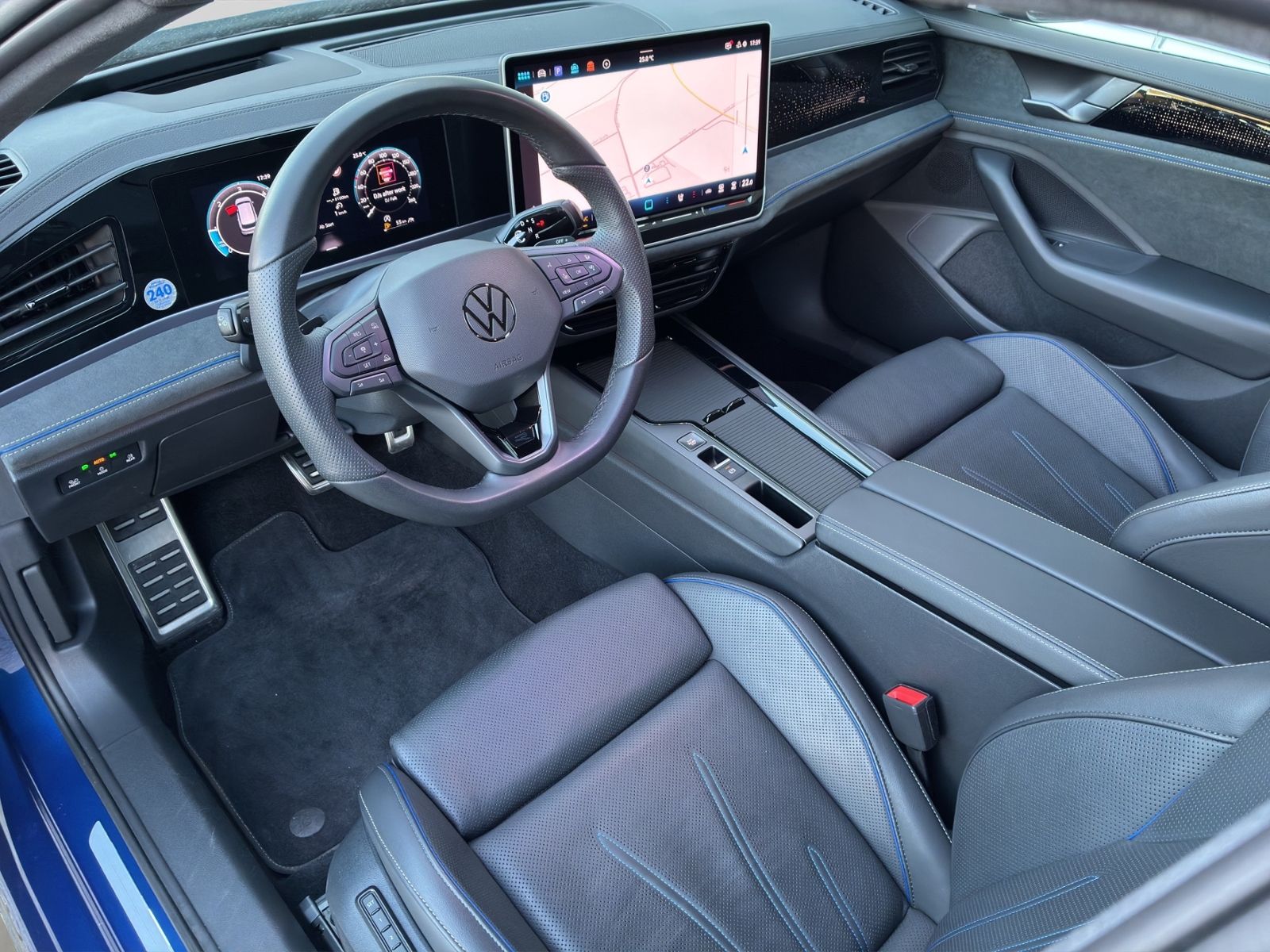 Passat 2.0 TDI R-LINE SIGNATURE *AHK*DCC*H&K*