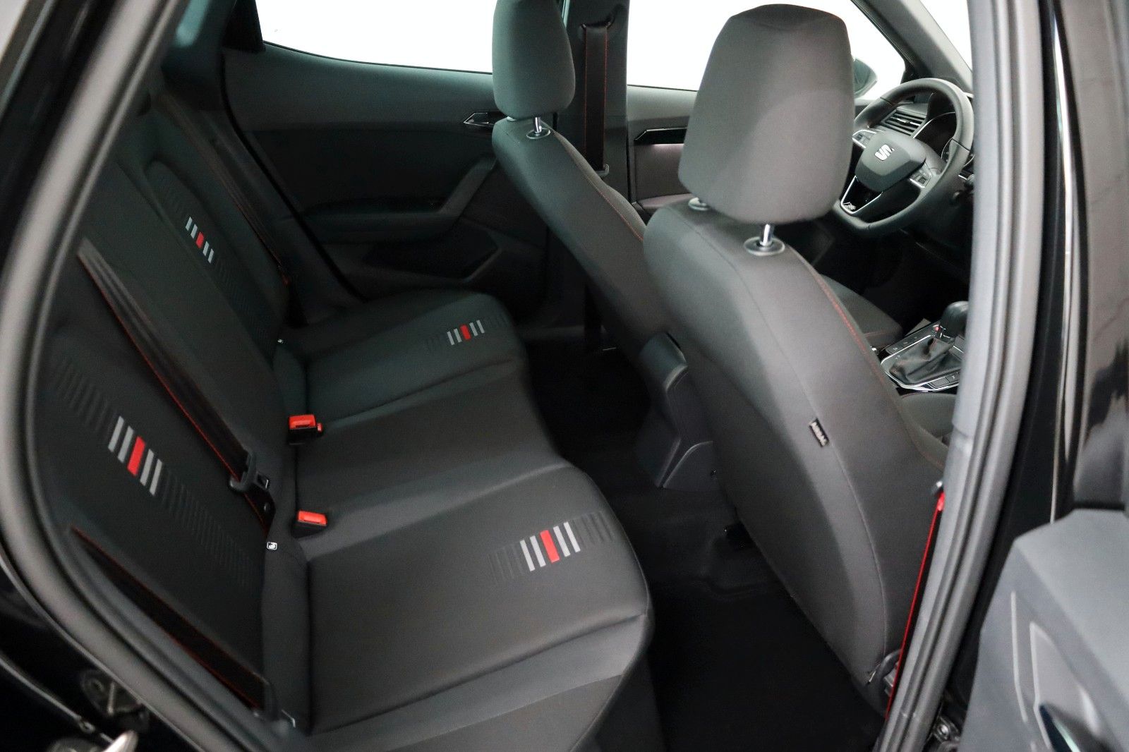 Fahrzeugabbildung SEAT Arona FR Navi,LED,Kamera,ACC,SH,SR+WR