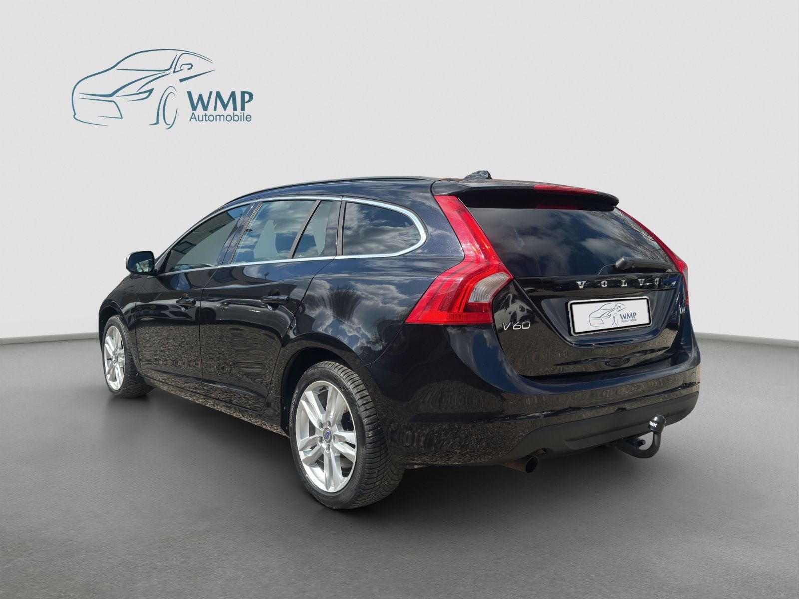 Fahrzeugabbildung Volvo V60 Kombi Momentum/Bi-Xen-./AHK/Temp./Navi/PDC