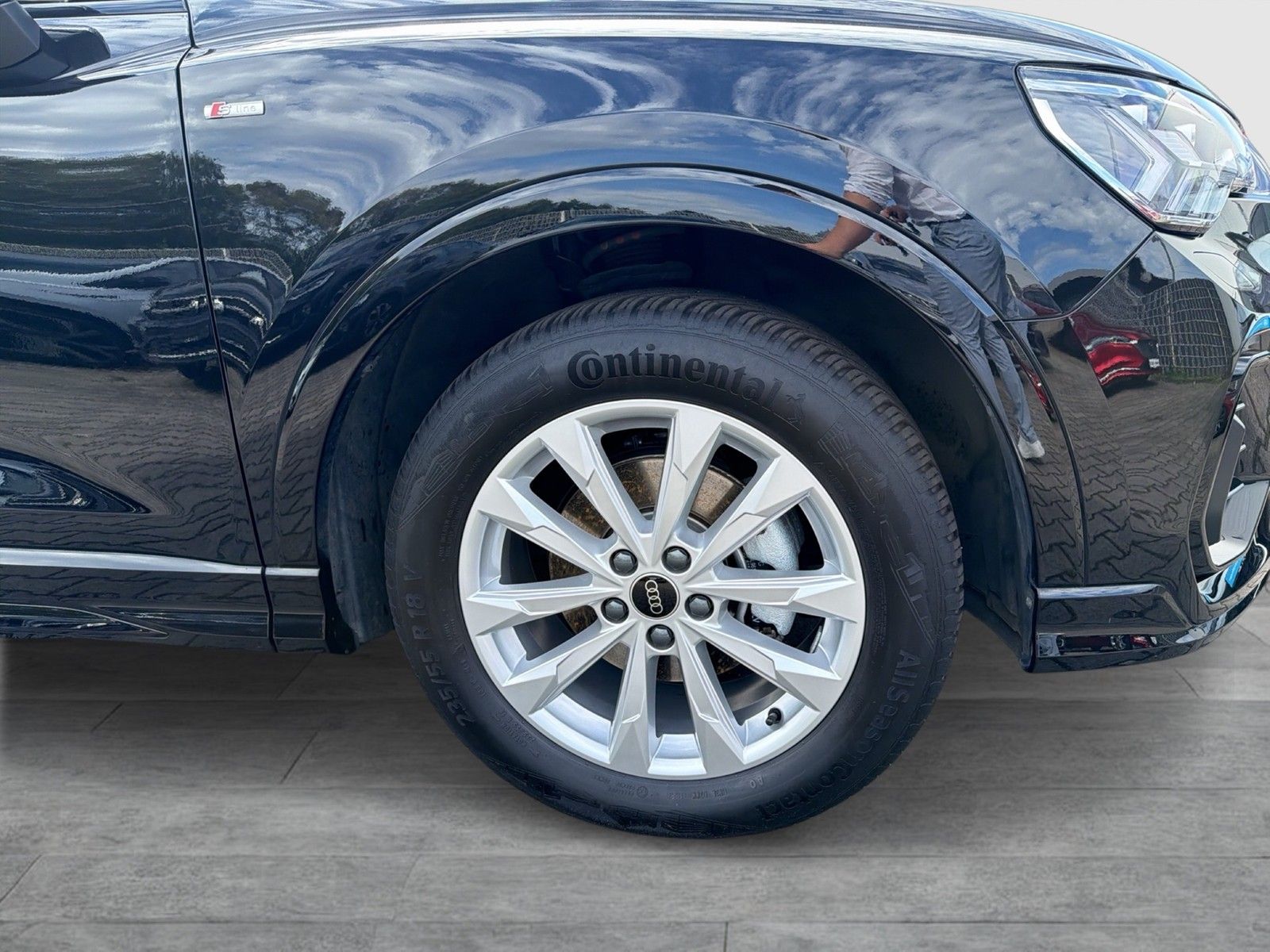 Audi Q3 35 TFSI S line Matrix Pano Navi foto 3