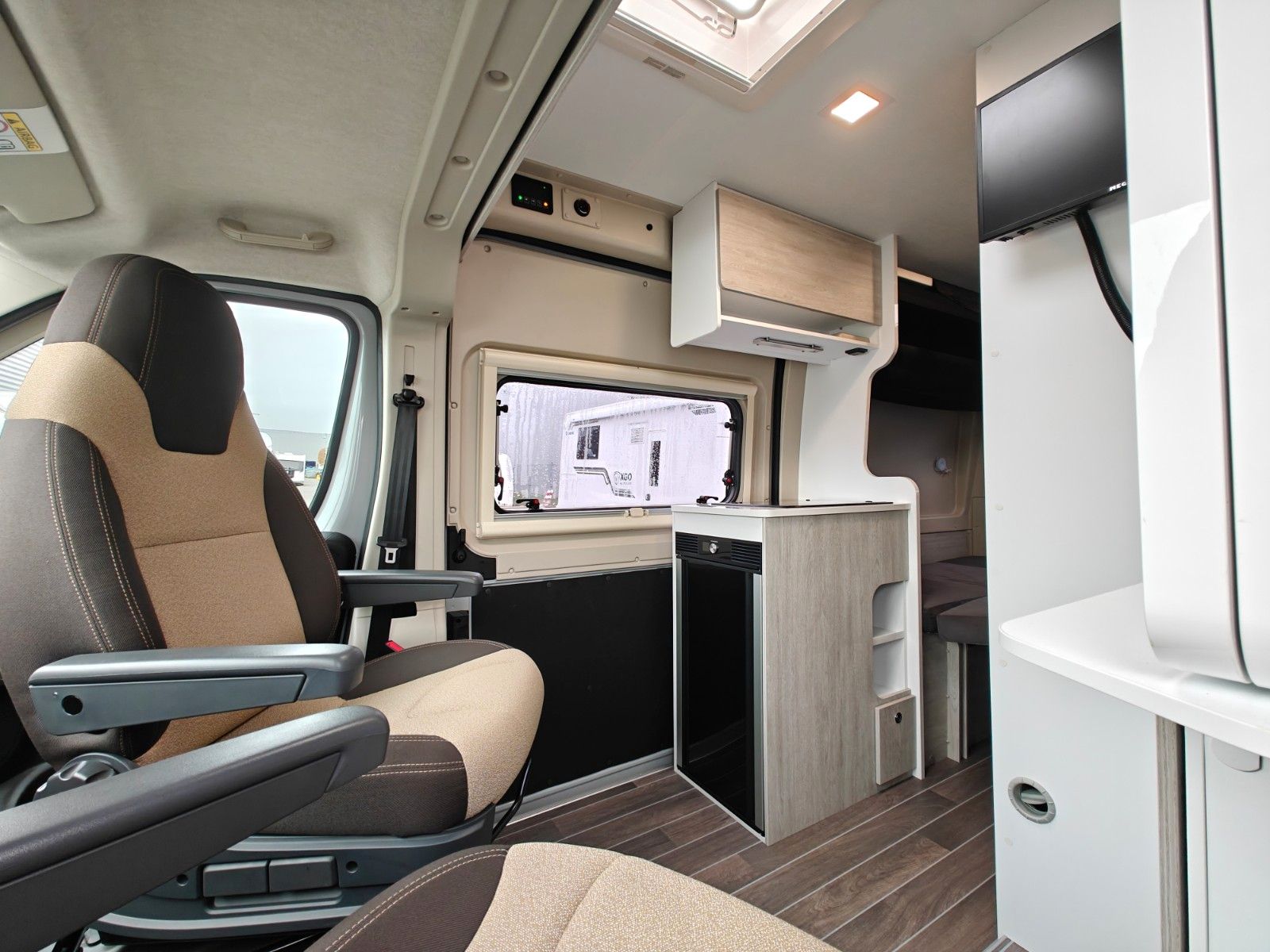 Fahrzeugabbildung Roller Team Livingstone Next 540 - SAT, TV, Solar, Kamera -