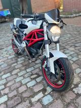 Ducati Monster 696 - DUCATI MONSTER 696
