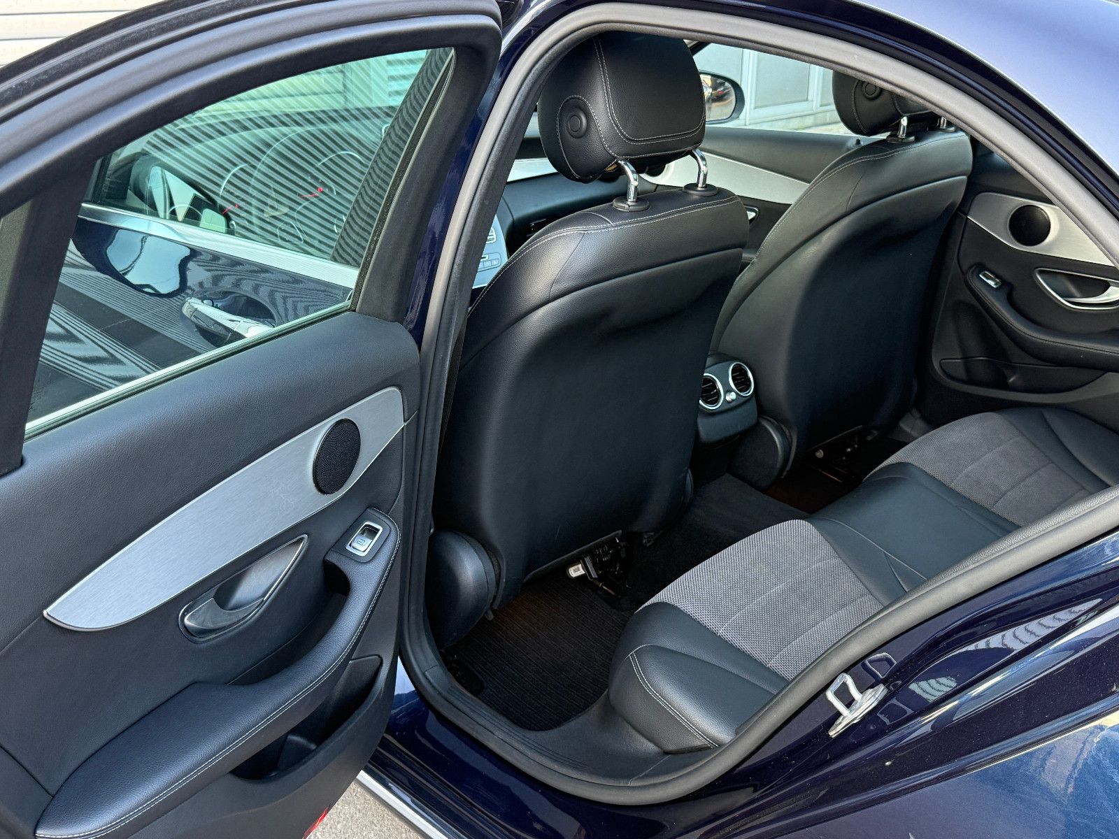 Fahrzeugabbildung Mercedes-Benz C 200 d Limo 9G-Tronic Avg GRA Pano 360°Kamera