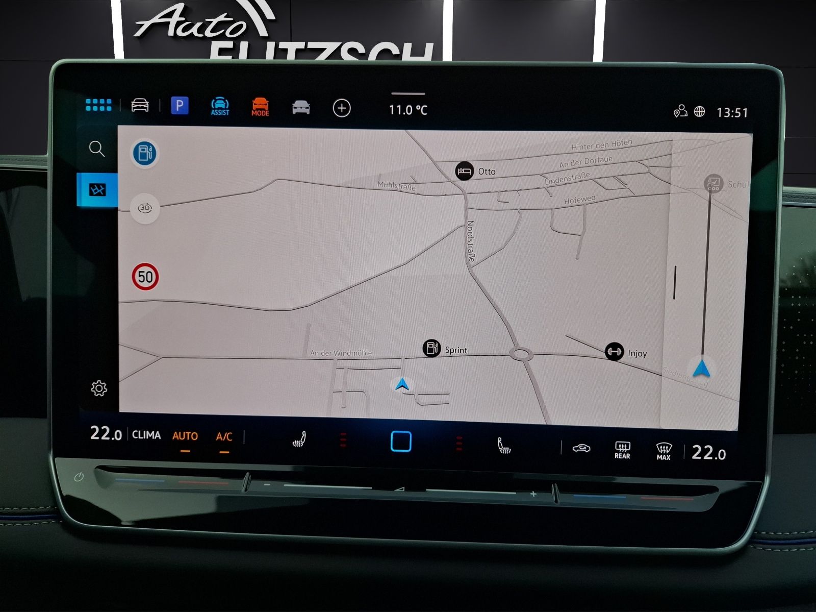Fahrzeugabbildung Volkswagen Tiguan eTSI R-Line DSG Standhzg Matrix AHK Navi