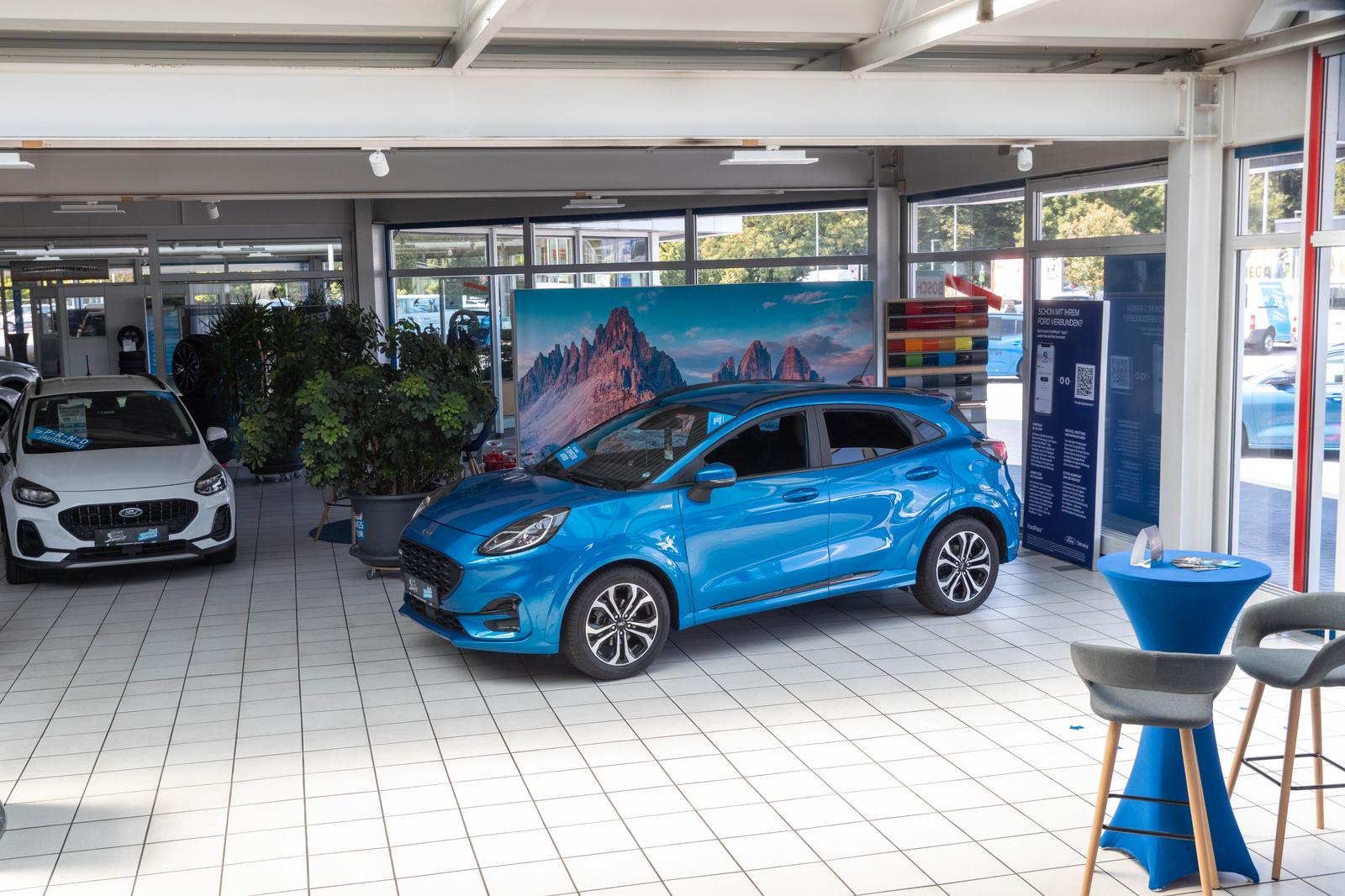 showroom-image-top