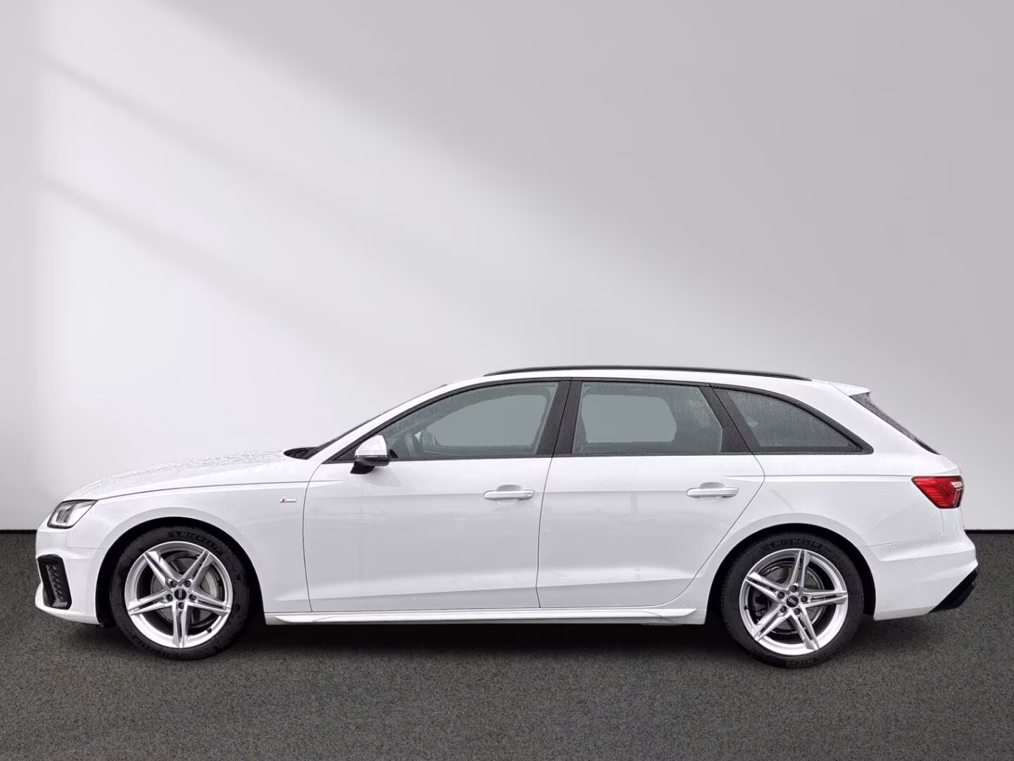 Audi A4 Avant S line 40TDI quattro MMI LED ACC Memory