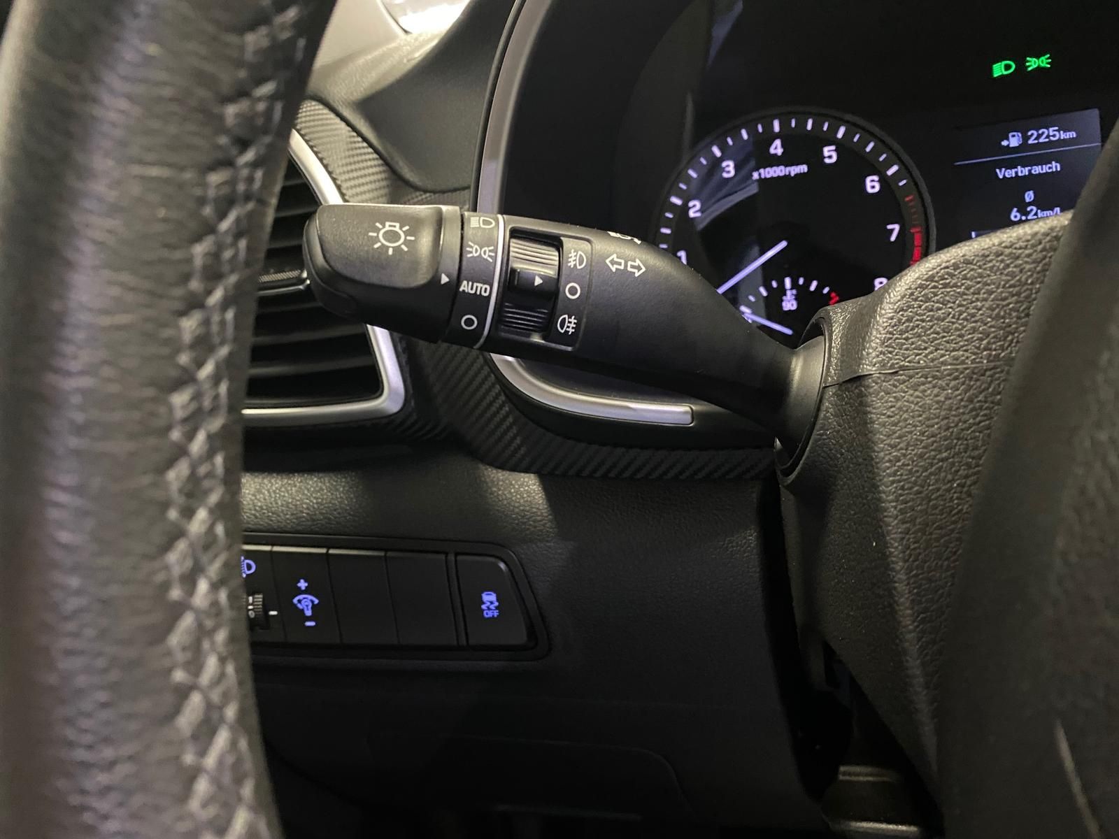 Fahrzeugabbildung Hyundai TUCSON 1.6+KAMERA+NAVI+ALLWETTER+PANORAMADACH