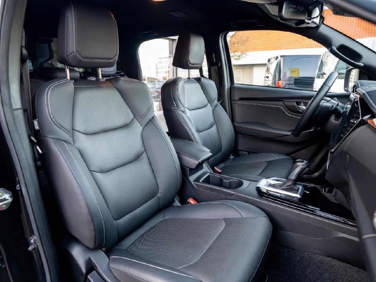 Fahrzeugabbildung Isuzu D-Max Double Cab 4WD V-CROSS