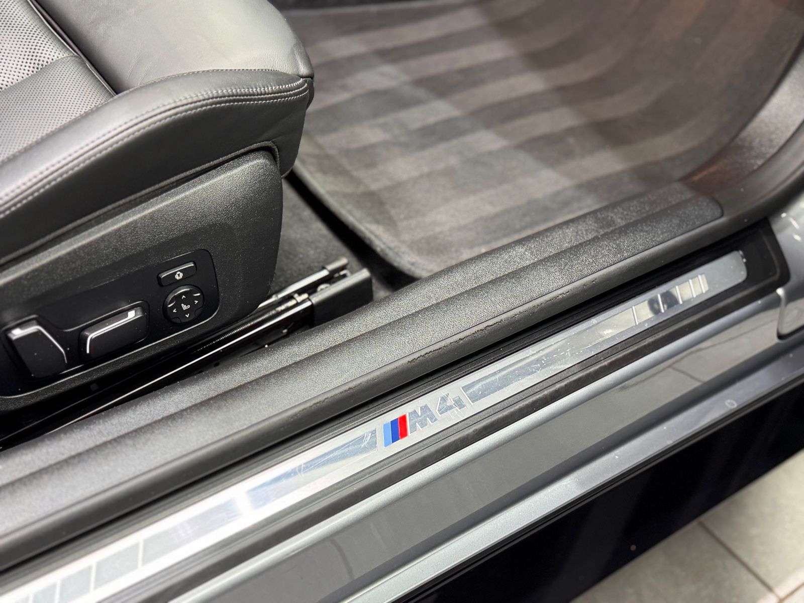 Fahrzeugabbildung BMW M4 Cabrio M xDrive Competition|CARBON-PAKET|ACC|