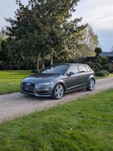 Audi A3 Sportback S line Sportpaket quattro - Audi A3 Limousine Line sportpaket mit Benzin-Antrieb
