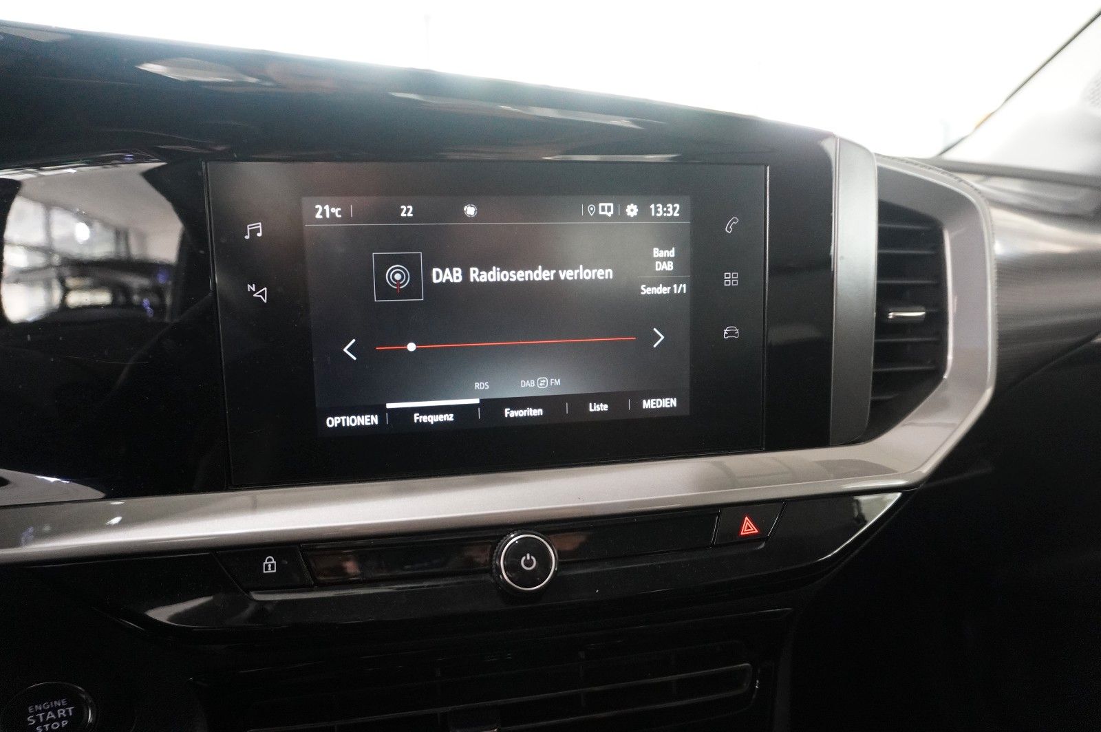 Fahrzeugabbildung Opel Mokka ELEGANCE 1.2T NAVI/LED/KAMERA/SPORT/SH/DAB