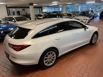 Mercedes CLA 180 Shooting Brake - 11