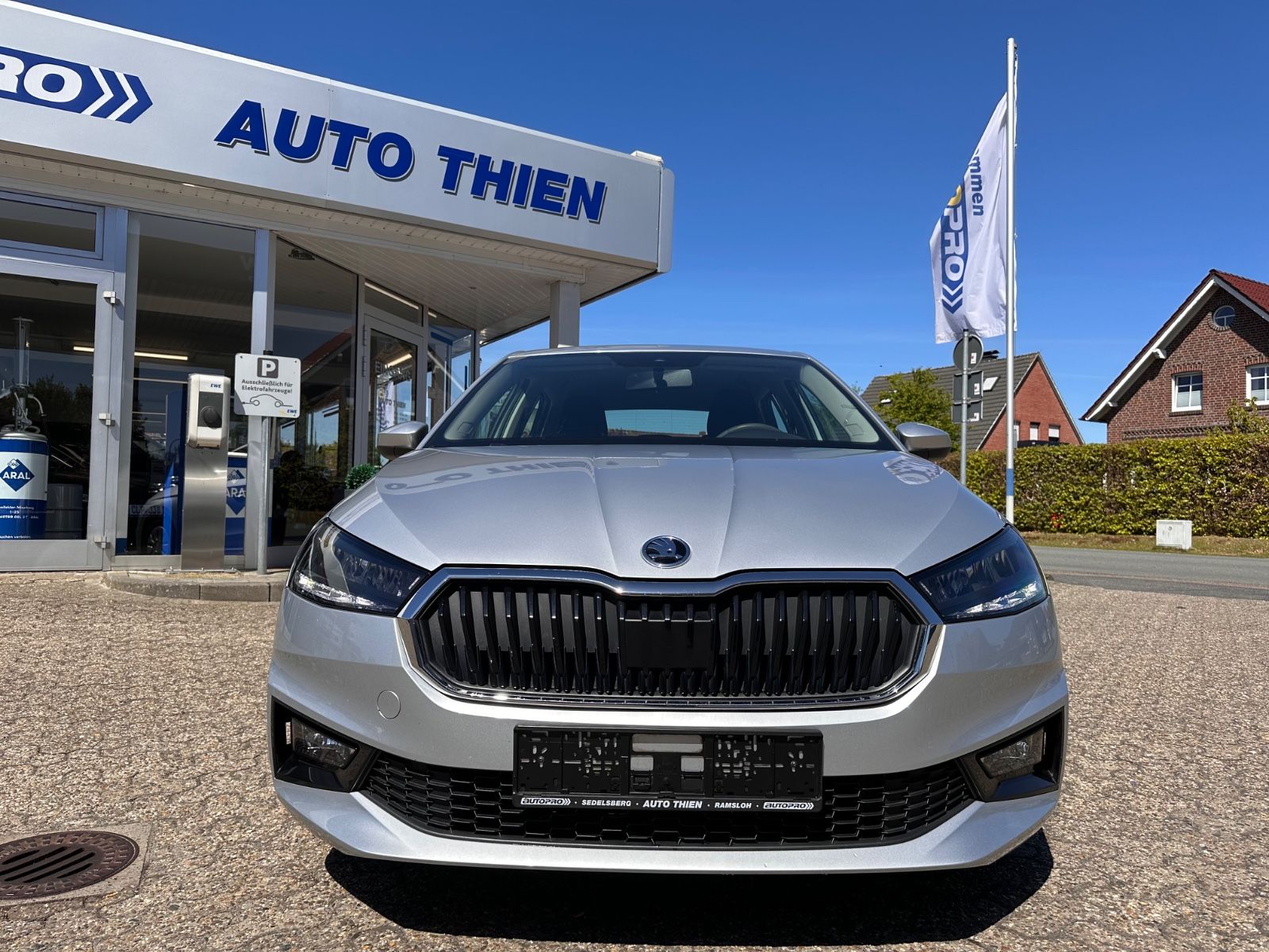 Fahrzeugabbildung SKODA Fabia 1.0 MPI Ambition APP/Klima/GJR